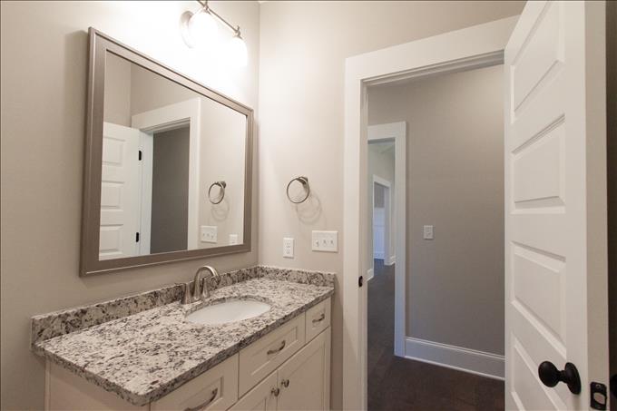 Bath 2 - Helena 211B