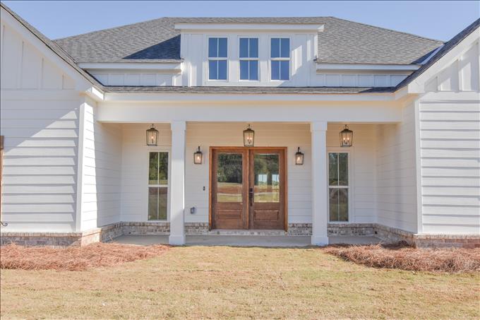 Huntington 202A - Front Porch