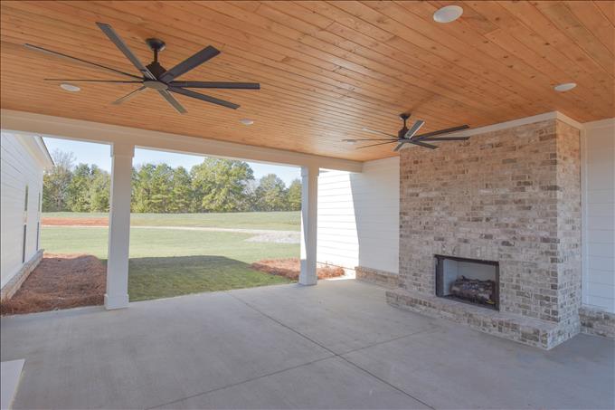 Porch - Huntington 202A Plan