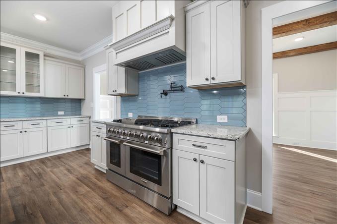 Upgraded Kitchen - Stonefield - 263A