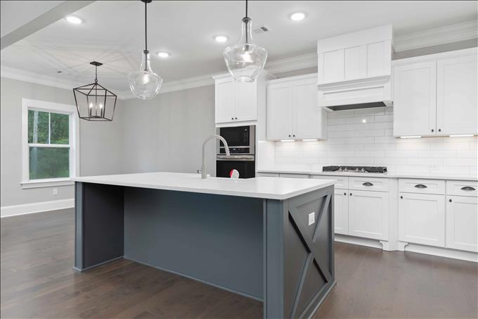 Large Kitchen & Island