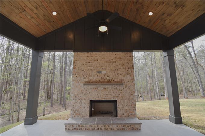 Outdoor Fireplace - Kilarney 111A Plan